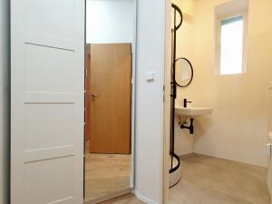Pronájem bytu 1+kk, Praha - Vysočany, Vysočanské náměstí, 32 m2