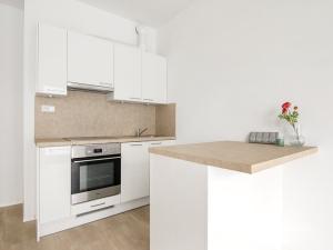 Pronájem bytu 1+kk, Praha - Stodůlky, Klementova, 31 m2