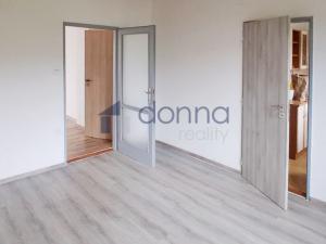 Pronájem bytu 2+1, Praha - Hloubětín, Zelenečská, 54 m2