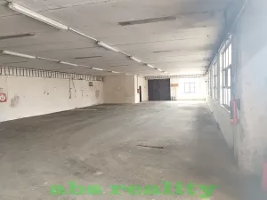 Pronájem skladu, Straky, 850 m2
