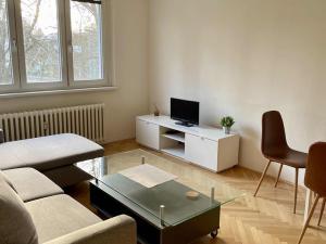 Pronájem bytu 2+1, Kroměříž, Velehradská, 56 m2