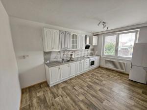 Prodej bytu 5+1, Znojmo - Oblekovice, Nová Oblekovická, 99 m2