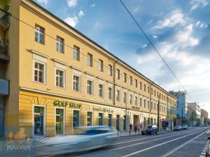 Pronájem kanceláře, Praha - Karlín, Sokolovská, 396 m2