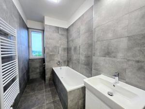 Pronájem bytu 2+kk, Praha - Modřany, Zlochova, 64 m2