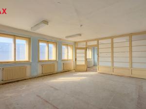 Prodej skladu, Úpice, Dr. Teuchmanna, 1817 m2