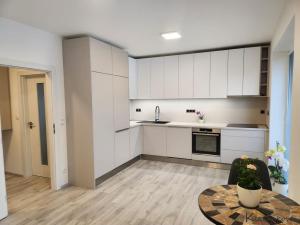 Prodej bytu 1+kk, Zlín - Malenovice, Pod Hradem I, 32 m2