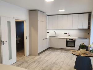 Prodej bytu 1+kk, Zlín - Malenovice, Pod Hradem I, 32 m2