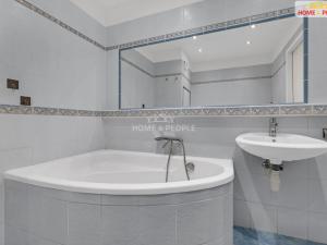 Prodej bytu 1+1, Praha - Troja, U Pentlovky, 41 m2