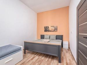 Pronájem činžovního domu, Praha - Karlín, 350 m2