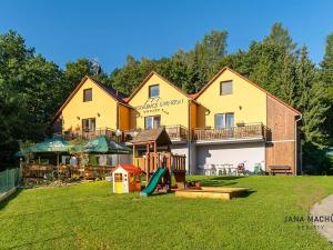 Prodej ubytování, Pozlovice, 600 m2