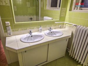 Pronájem bytu 3+1, Praha - Kunratice, Mašatova, 114 m2