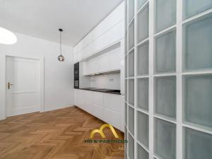 Pronájem bytu 2+kk, Praha - Dejvice, Buzulucká, 51 m2