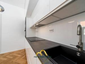 Pronájem bytu 2+kk, Praha - Dejvice, Buzulucká, 51 m2