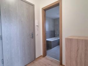 Pronájem bytu 1+kk, Hradec Králové - Nový Hradec Králové, Průběžná, 41 m2