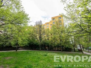 Pronájem bytu 3+1, Praha - Hlubočepy, Voskovcova, 77 m2