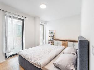 Prodej bytu 2+kk, Hluboká nad Vltavou, Potoční, 60 m2