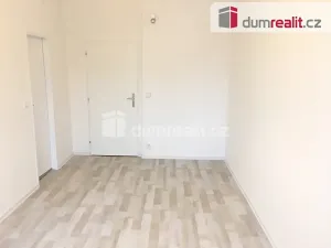 Pronájem bytu 1+kk, Praha - Smíchov, Moulíkova, 29 m2