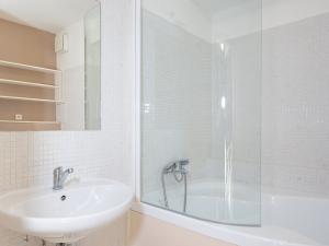 Pronájem bytu 1+kk, Praha - Vysočany, Na Harfě, 43 m2