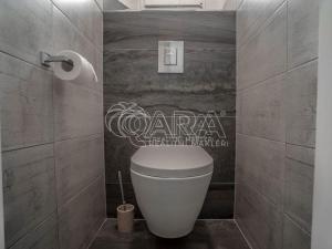 Pronájem bytu 1+1, Praha - Holešovice, Na Maninách, 37 m2