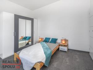 Prodej rodinného domu, Krakovany - Božec, 140 m2
