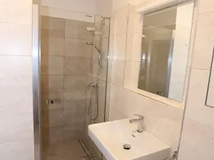 Pronájem bytu 1+kk, Praha - Karlín, U Mlýnského kanálu, 36 m2