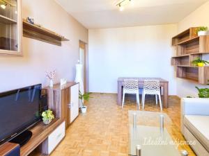 Pronájem bytu 2+1, Praha - Malešice, Útulná, 52 m2