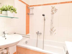Pronájem bytu 2+1, Praha - Malešice, Útulná, 52 m2