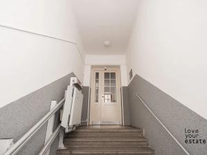 Pronájem bytu 2+kk, Praha - Holešovice, U smaltovny, 50 m2