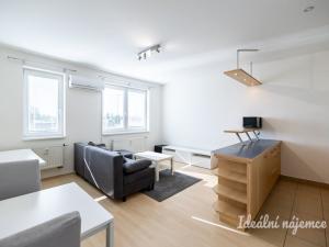 Pronájem bytu 2+kk, Praha - Michle, Novobohdalecká, 49 m2