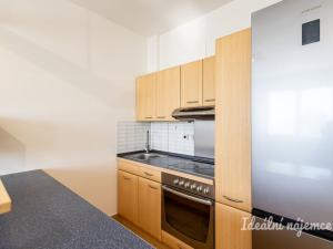 Pronájem bytu 2+kk, Praha - Michle, Novobohdalecká, 49 m2