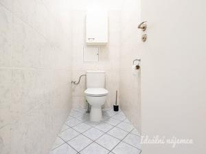 Pronájem bytu 2+kk, Praha - Michle, Novobohdalecká, 49 m2