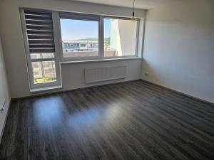 Pronájem bytu 1+kk, Zlín, Zelinova, 36 m2