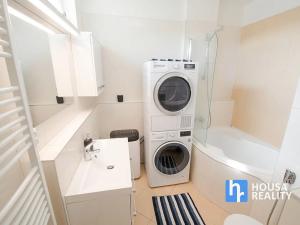 Pronájem bytu 2+kk, Praha - Horní Měcholupy, Hornoměcholupská, 43 m2