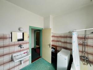 Prodej rodinného domu, Kamenné Žehrovice, 180 m2