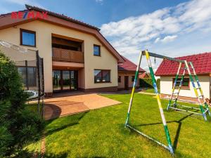Prodej rodinného domu, Hostivice, Liliová, 392 m2