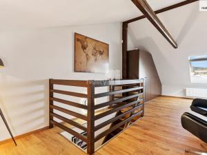 Prodej atypického bytu, Chrastava, náměstí 1. máje, 156 m2