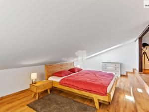 Prodej atypického bytu, Chrastava, náměstí 1. máje, 156 m2