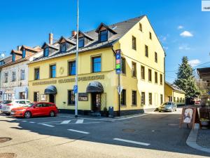 Prodej atypického bytu, Chrastava, náměstí 1. máje, 156 m2