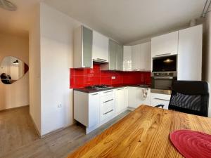 Pronájem bytu 2+1, Praha - Hloubětín, Poděbradská, 54 m2