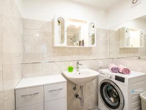 Prodej bytu 3+kk, Praha - Horní Měcholupy, Janovská, 63 m2