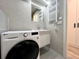 Pronájem bytu 1+kk, Praha - Smíchov, Plzeňská, 20 m2