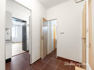 Pronájem bytu 1+1, Praha - Vršovice, Jakutská, 44 m2