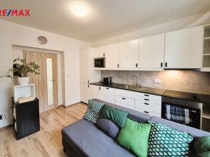 Prodej bytu 2+kk, Praha - Lochkov, Cementářská, 46 m2