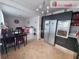 Prodej bytu 3+1, Lošany, 80 m2
