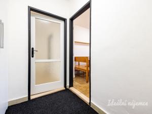 Pronájem bytu 2+1, Praha - Žižkov, Jeseniova, 80 m2