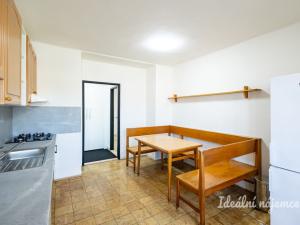 Pronájem bytu 2+1, Praha - Žižkov, Jeseniova, 80 m2