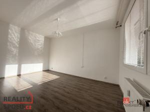 Pronájem bytu 1+1, Louny, Tomanova, 36 m2