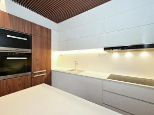 Pronájem bytu 3+kk, Praha - Holešovice, Sanderova, 96 m2
