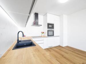 Prodej bytu 3+kk, Praha - Modřany, Poljanovova, 65 m2
