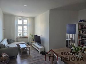 Prodej bytu 3+1, Opava, Komenského, 69 m2
